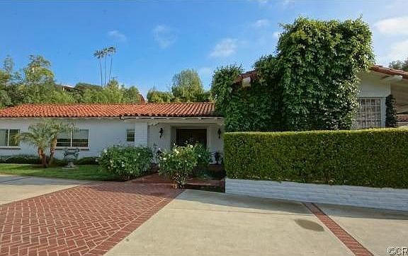 5th image of 3008 E Cameron Ave