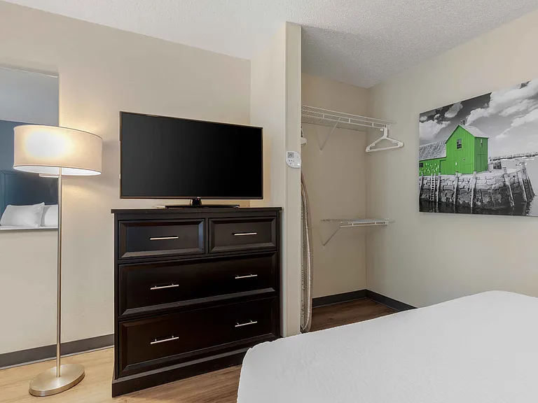 Studio Suite - 2 Full Beds