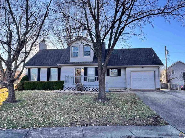 2827 SE Glenside Ct, Topeka, KS 66605