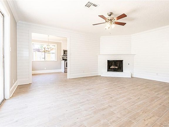 5th image of 2721 Frostwood Dr