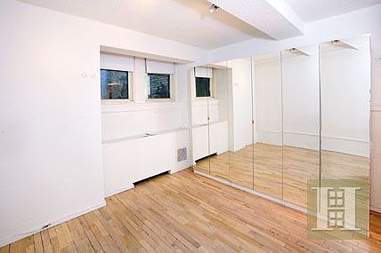 2nd image of 4 Lexington Avenue 1j #1J