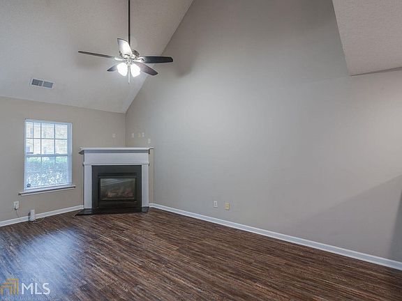 4th image of 333 Coral Cir