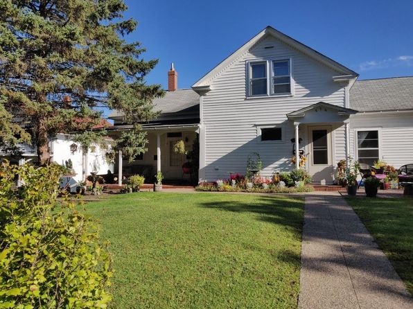414 2nd St W