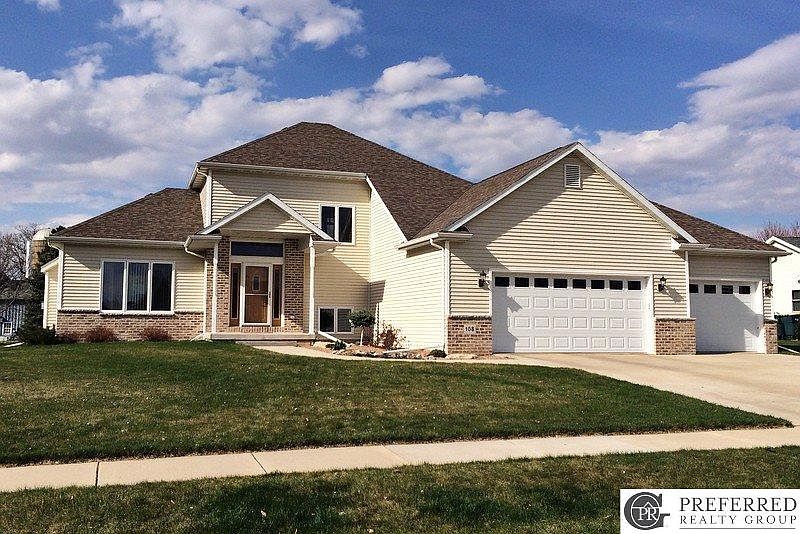 1st image of 108 Clarence Ct