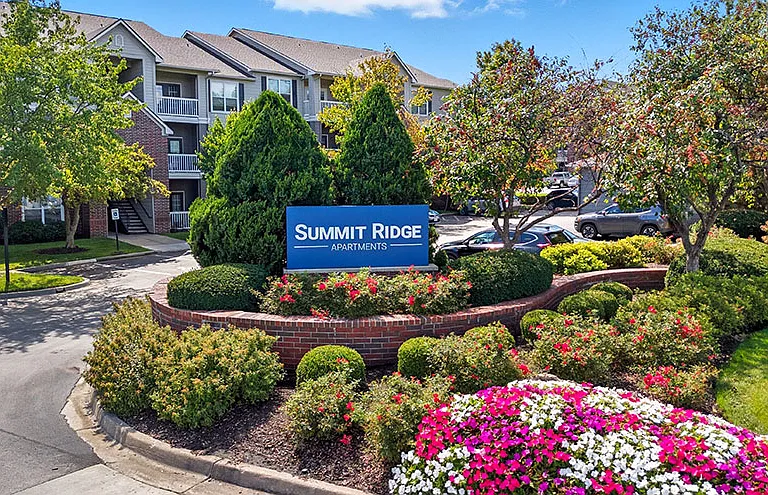 Summit Ridge Apartments — Photo 52
