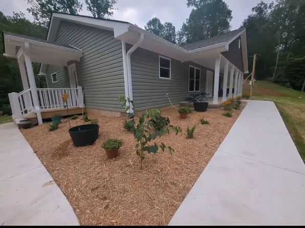 108 Mountain Music Dr, Spruce Pine, NC 28777