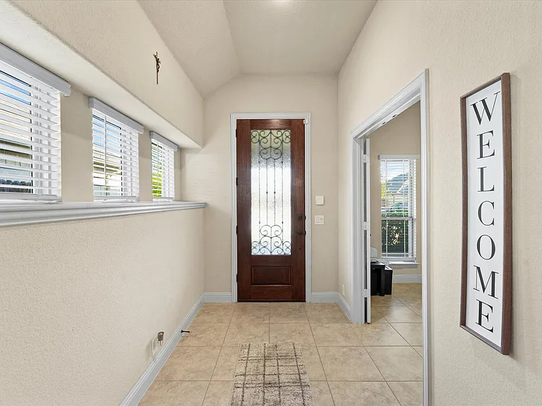 4129 Snowberry Ln — Photo 2