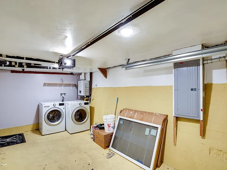 703 Dartmouth St — Photo 35
