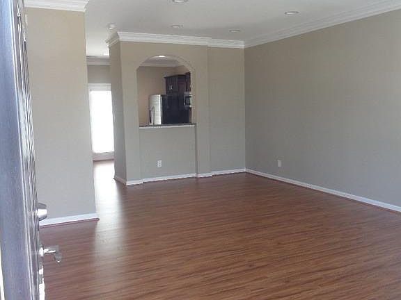 5th image of 173 Rowse Dr