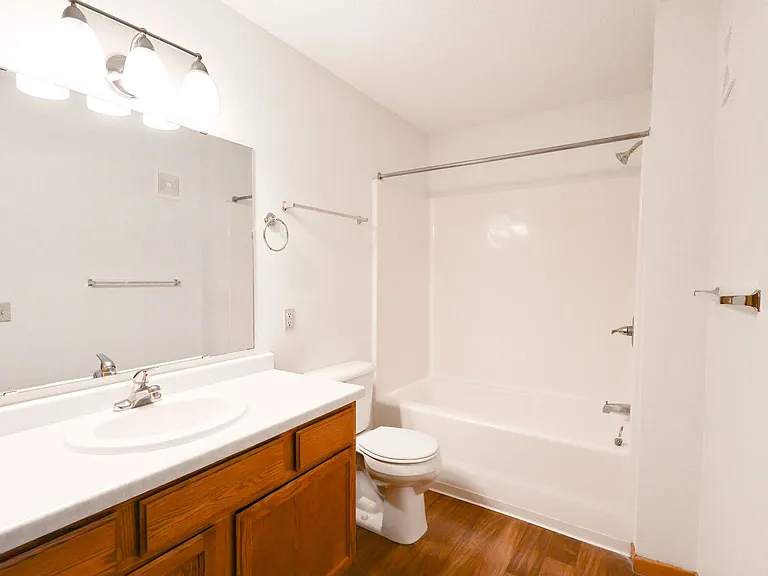 Gray's Landing - Section 42 income guidelines apply — Photo 8