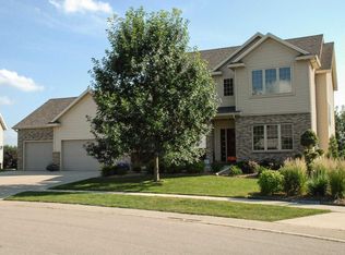 2439 Crimson Ridge Cir NW, Rochester, MN 55901