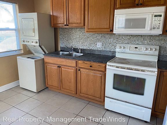5th image of 924 30th Ave N APT B