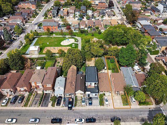 3rd image of 16 Rochdale Ave
