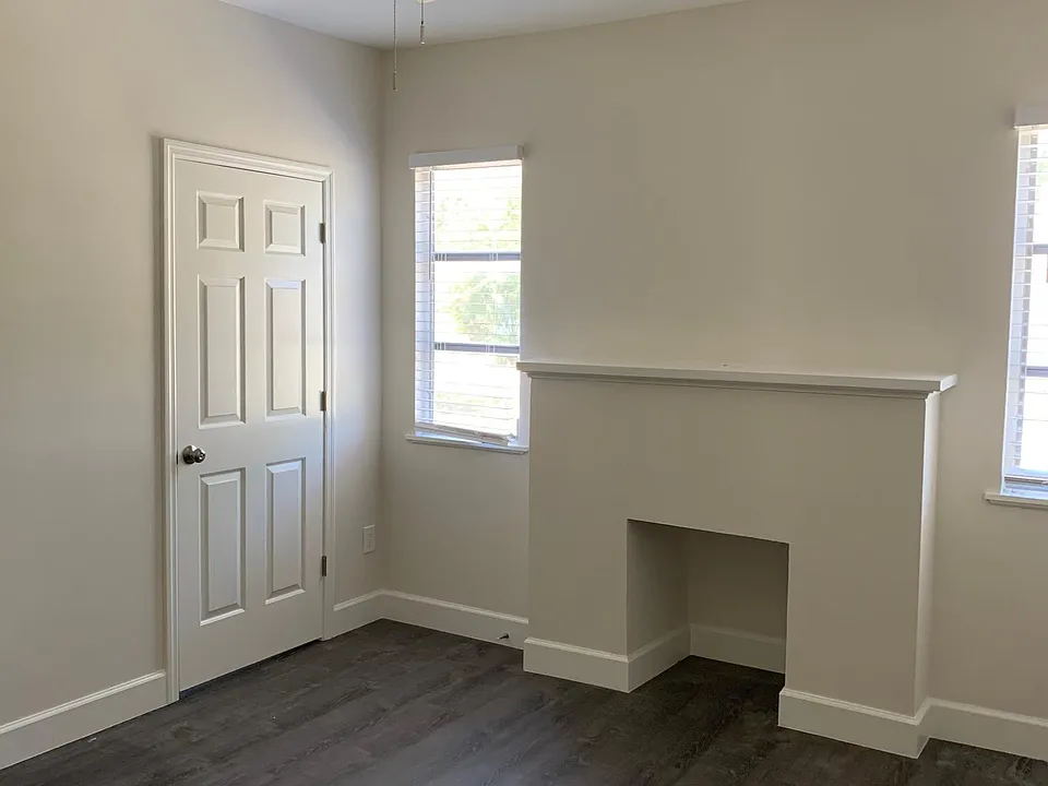 2151 Lakeview Dr #3