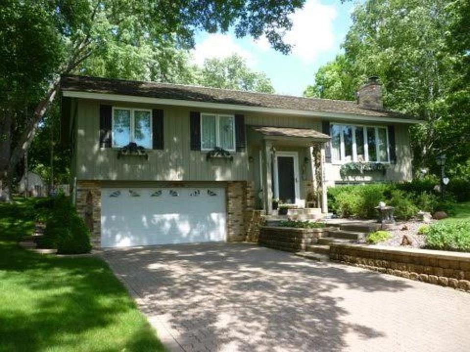 2nd image of 2640 Olive Ln N