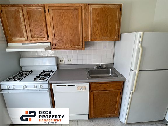 3rd image of 160 Kingston Dr #170-A