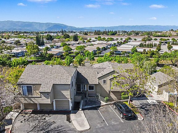 3rd image of 3112 Heather Ridge Dr