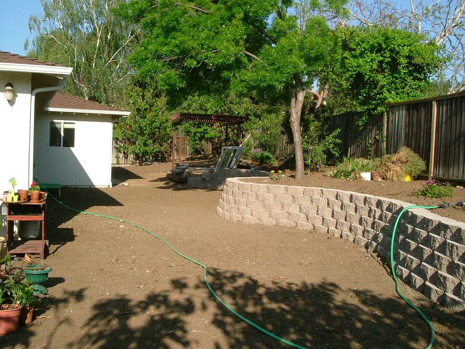 Backyard - new retaining wall