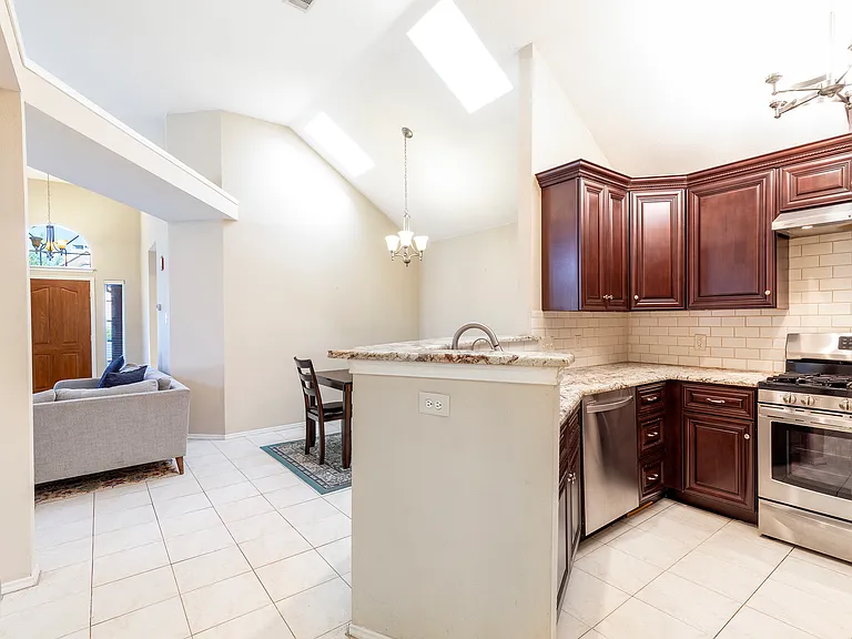 6912 Harvey Ln — Photo 9
