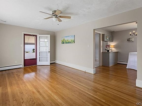 5th image of 2213 Bainbridge St