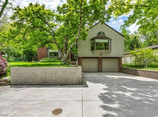 11259 Robson Rd, Grafton, OH 44044