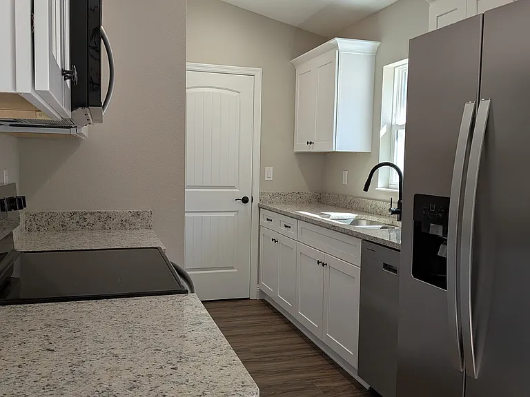 754 W Deacon Pl — Photo 8