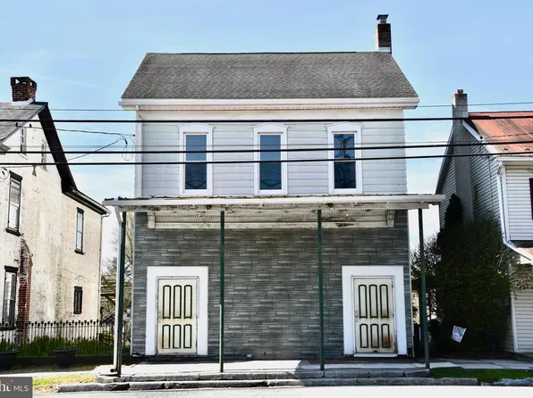 62 Main St, Womelsdorf, PA 19567