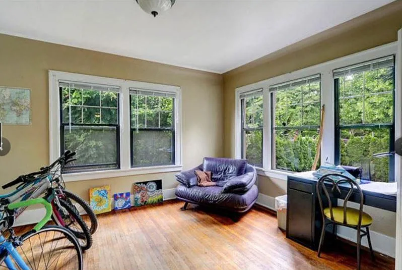 3 bed, 2.5 bath, 2965 sqft, $850 — Photo 4