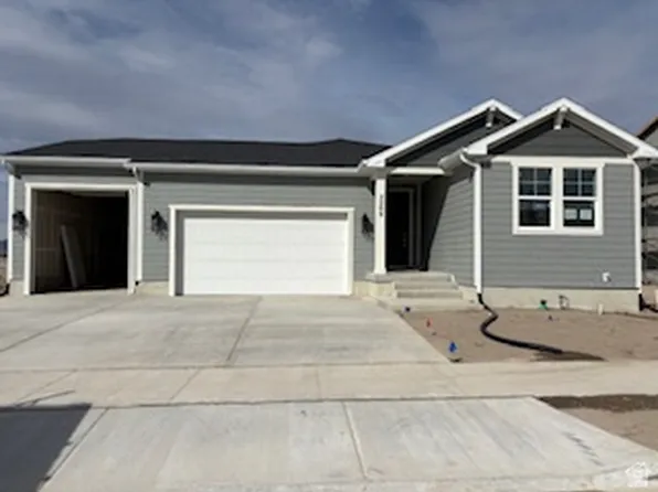 2209 E Granite Ln, Eagle Mountain, UT 84005