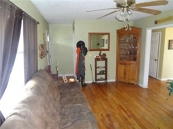 3rd image of 705 N 5th St