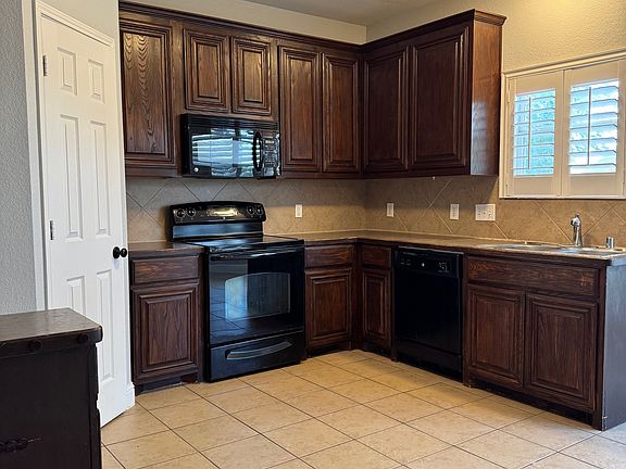 4th image of 10905 Braemoor Dr