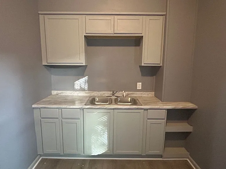 4019 Newark Ave — Photo 21