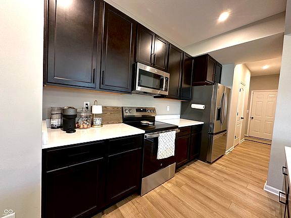 5th image of 6040 Bluecrest Dr