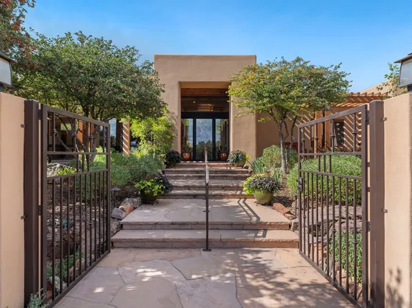 1085 Camino Manana, Santa Fe, NM 87501