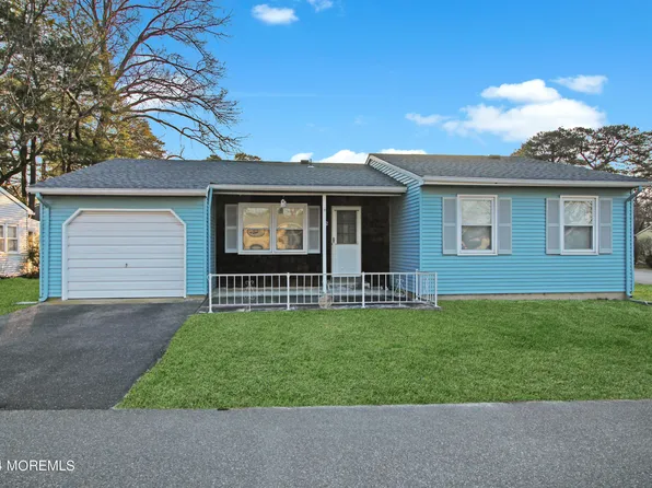 52 Chelsea Drive, Whiting, NJ 08759