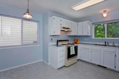 4th image of 8180 Halifax Ln NE