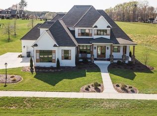 6805 River Farm Dr, Oak Ridge, NC 27310