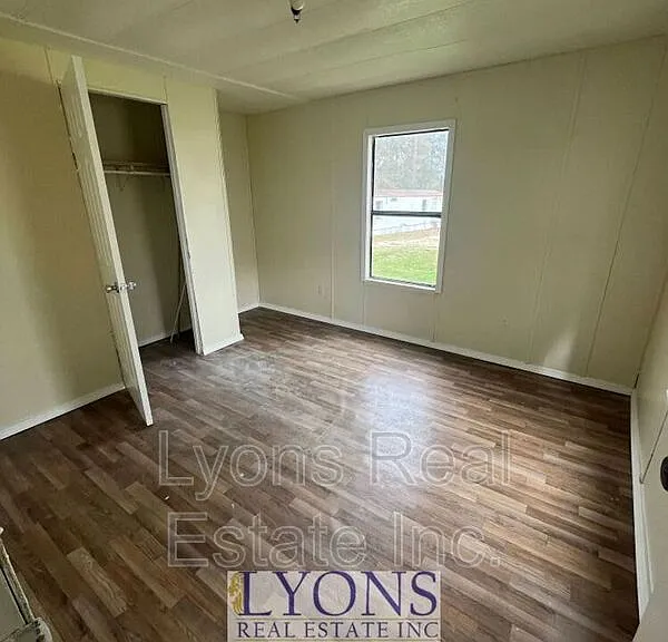228 E Grow St #7 — Photo 7