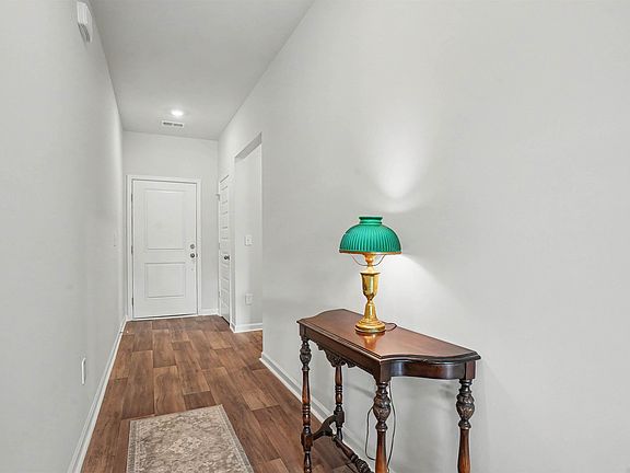 2nd image of 212 Warner Crossing Way