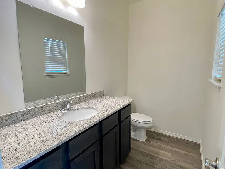 4211 Sante Fe Sq — Photo 17