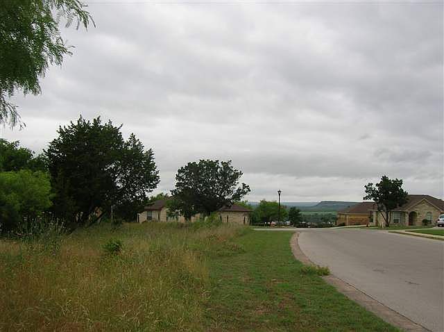 1st image of 1000 Laurel Oak Cir