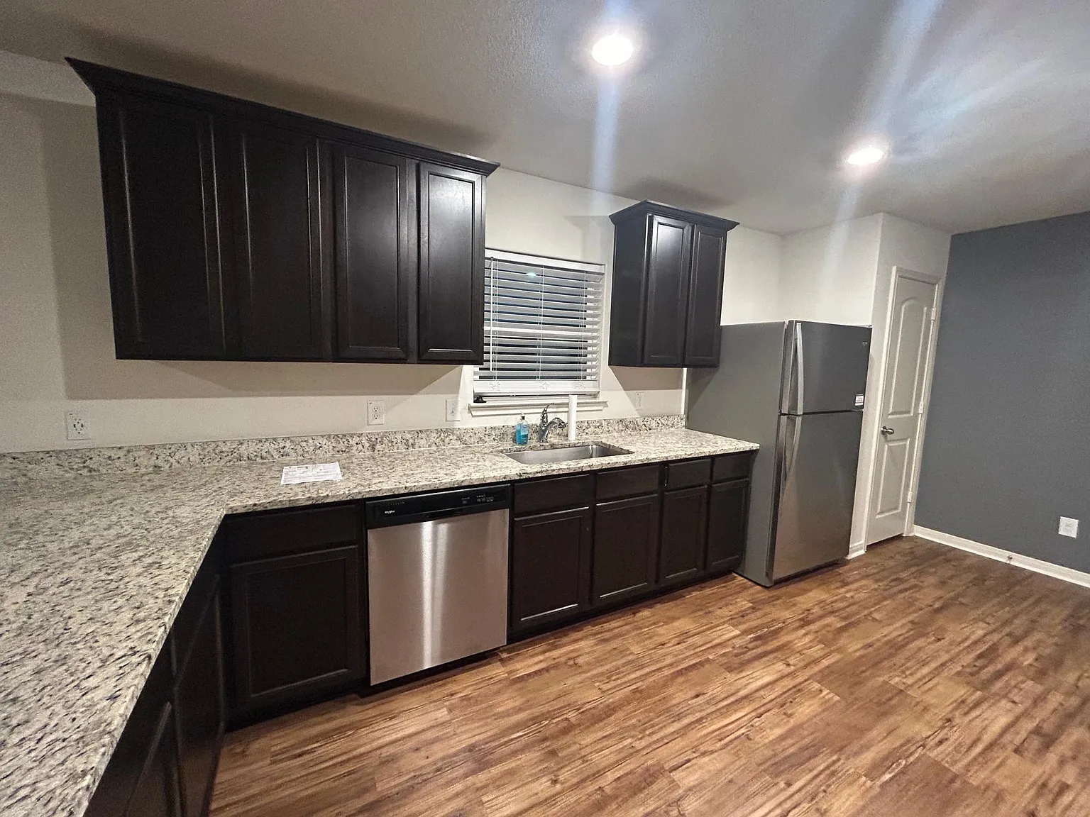 4 bed, 1792 sqft, $1,975 — Photo 2
