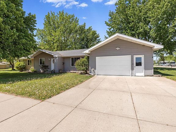 2nd image of 203 Kamnic St