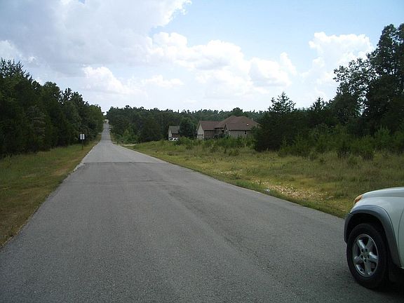 5th image of 1101 Sequoia Dr