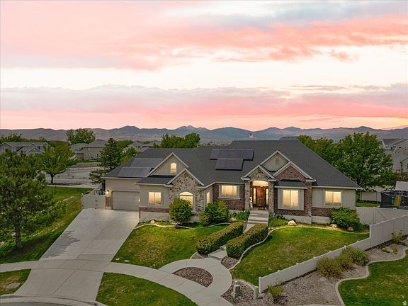 3rd image of 316 Azure Cir