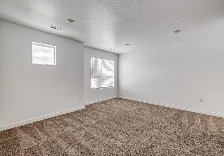 1133 W 340 S — Photo 21