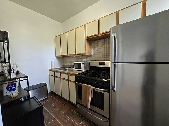 4th image of 538 4th Ave #2F