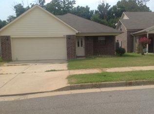 4369 Oaks Royal Dr, Memphis, TN 38128