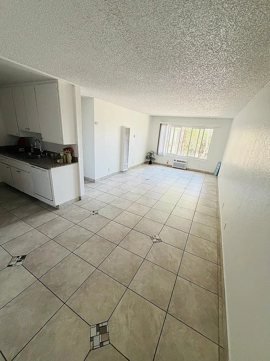 14000 Foothill 1BR 1BA — Photo 1