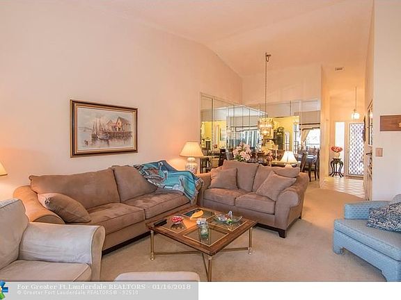 4th image of 2307 SW 15th St APT 10